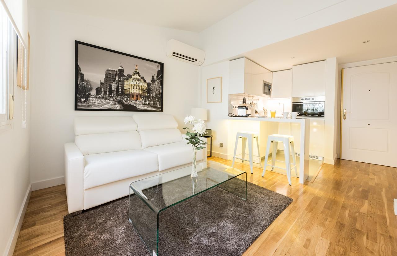 Latina Suite Madrid Eksteriør billede