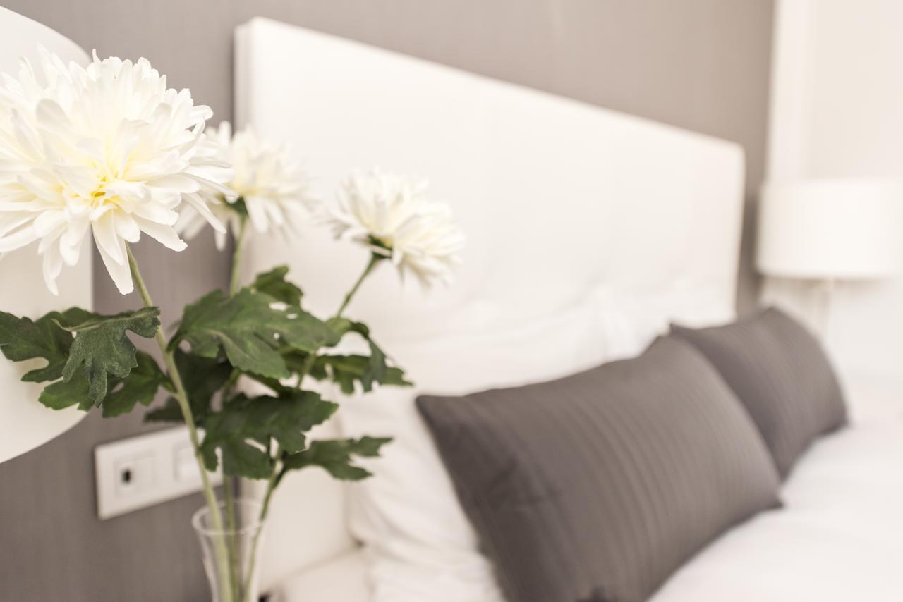 Latina Suite Madrid Værelse billede